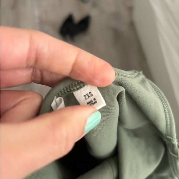 Divinity- aritzia- NEW WITH TAGS - Picture 4 of 6